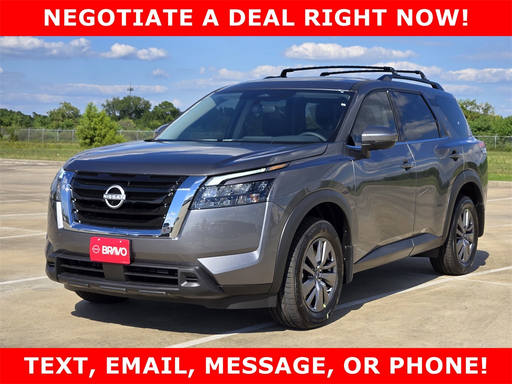 2025 Nissan Pathfinder SV