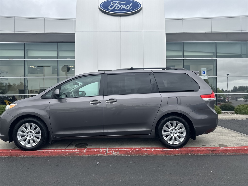 2011 Toyota Sienna XLE 7-Passenger AWD