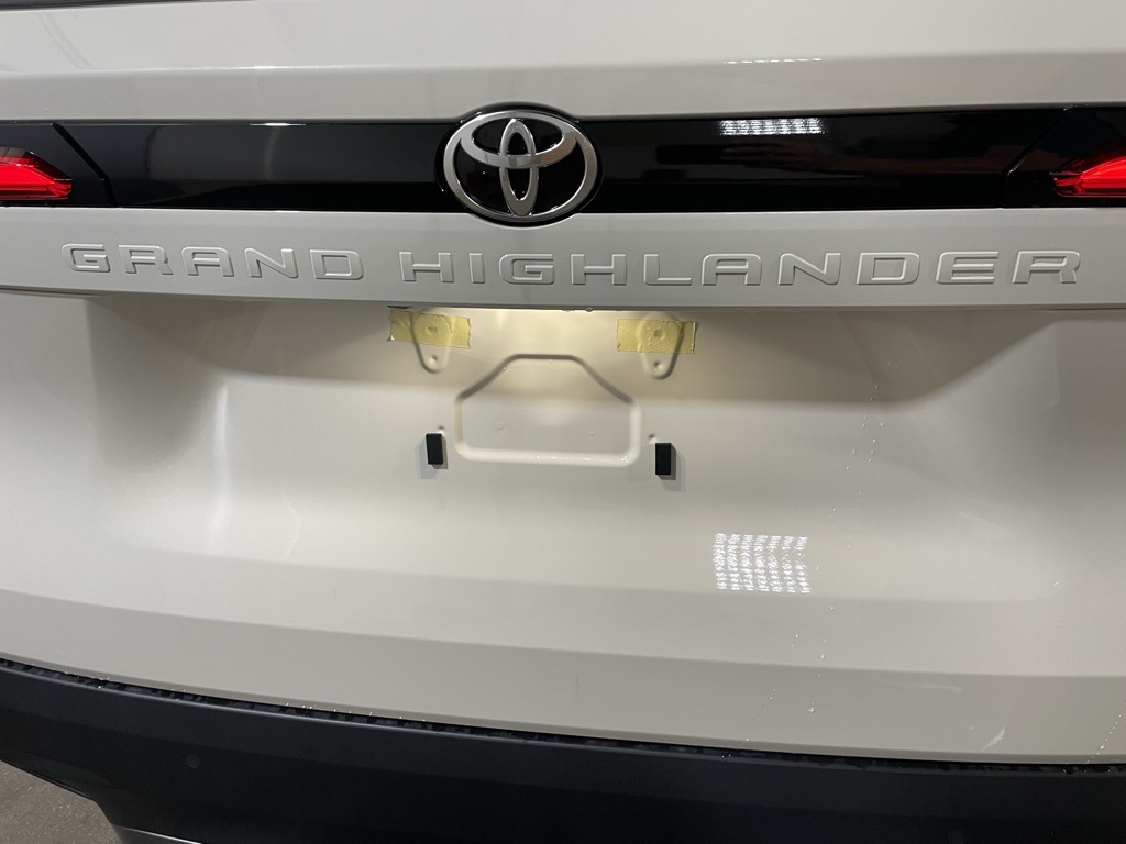 Thumbnail: 2026 Toyota Grand Highlander - 23