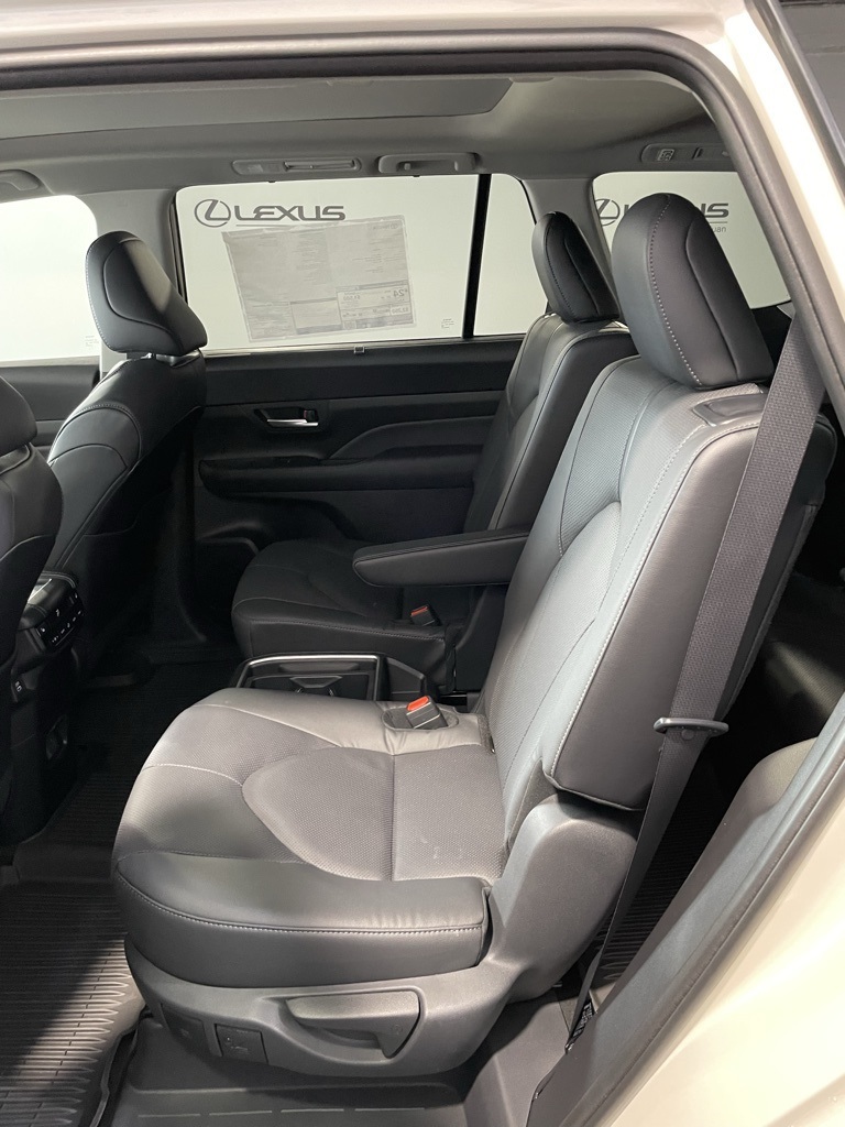 Thumbnail: 2026 Toyota Grand Highlander - 31