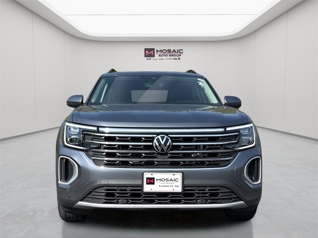 Used 2024 Volkswagen Atlas SE w/Tech with VIN 1V2KR2CA2RC529104 for sale in Zumbrota, Minnesota