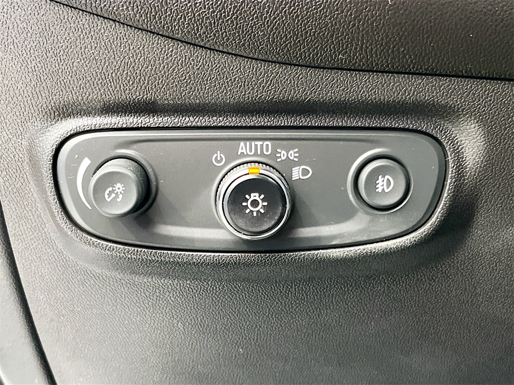 2023 Chevrolet Equinox Premier White at Cook Ford