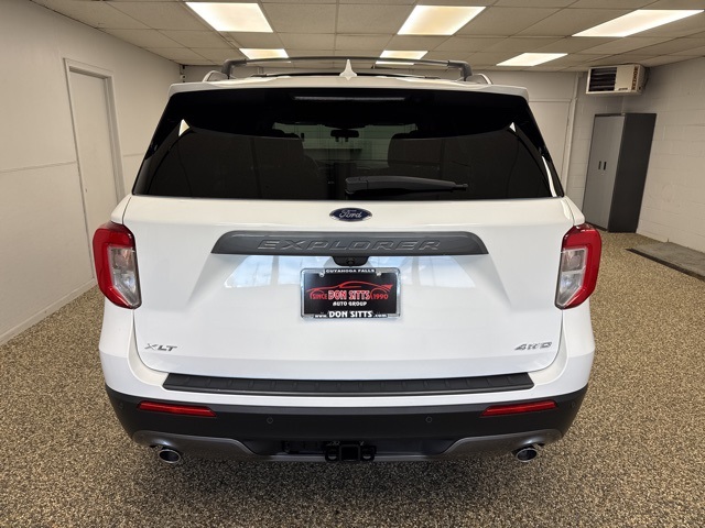 2022 Ford Explorer XLT photo 2