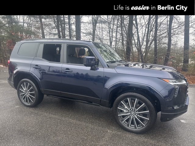 2025 Lexus GX Luxury's photo