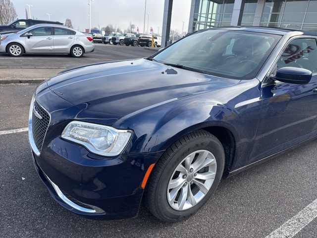 2016 Chrysler 300 Limited RWD