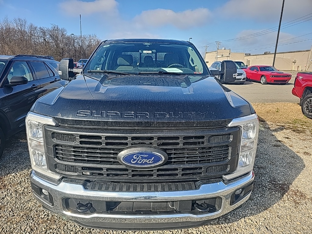 2025 Ford F-250 Super Duty XL Crew Cab 4WD