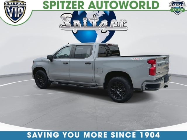 View vehicle photo 7