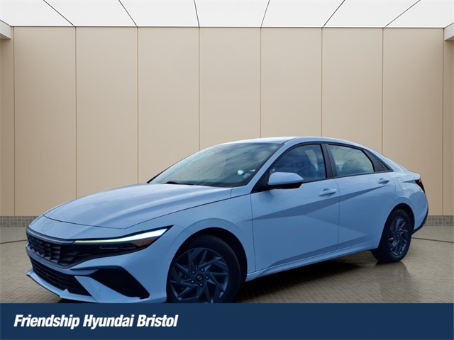 2024 Hyundai Elantra SEL FWD