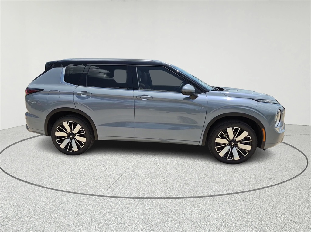 2025 Mitsubishi Outlander SEL - 3
