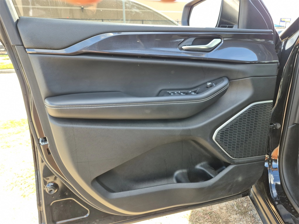 2022 Jeep Grand Cherokee L Laredo Black at Mac Haik CDJR North Houston