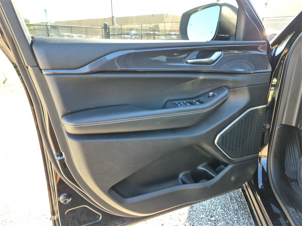 2022 Jeep Grand Cherokee L Laredo Black at Mac Haik CDJR North Houston