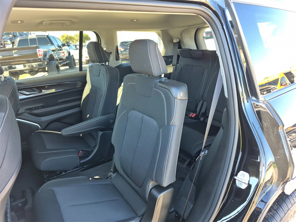 2022 Jeep Grand Cherokee L Laredo Black at Mac Haik CDJR North Houston