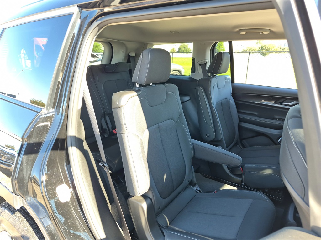 2022 Jeep Grand Cherokee L Laredo Black at Mac Haik CDJR North Houston