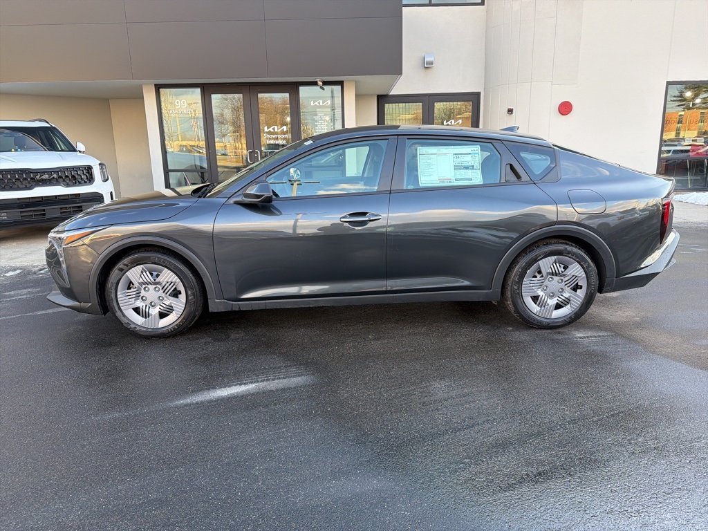 2025 Kia K4 LX photo 2
