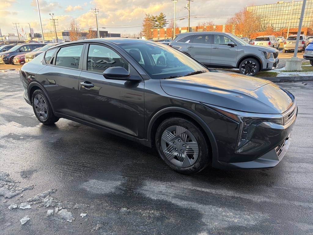 2025 Kia K4 LX photo 4