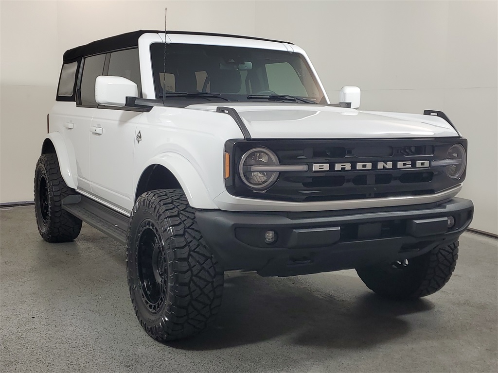 2025 Ford Bronco Outer Banks 4-Door 4WD