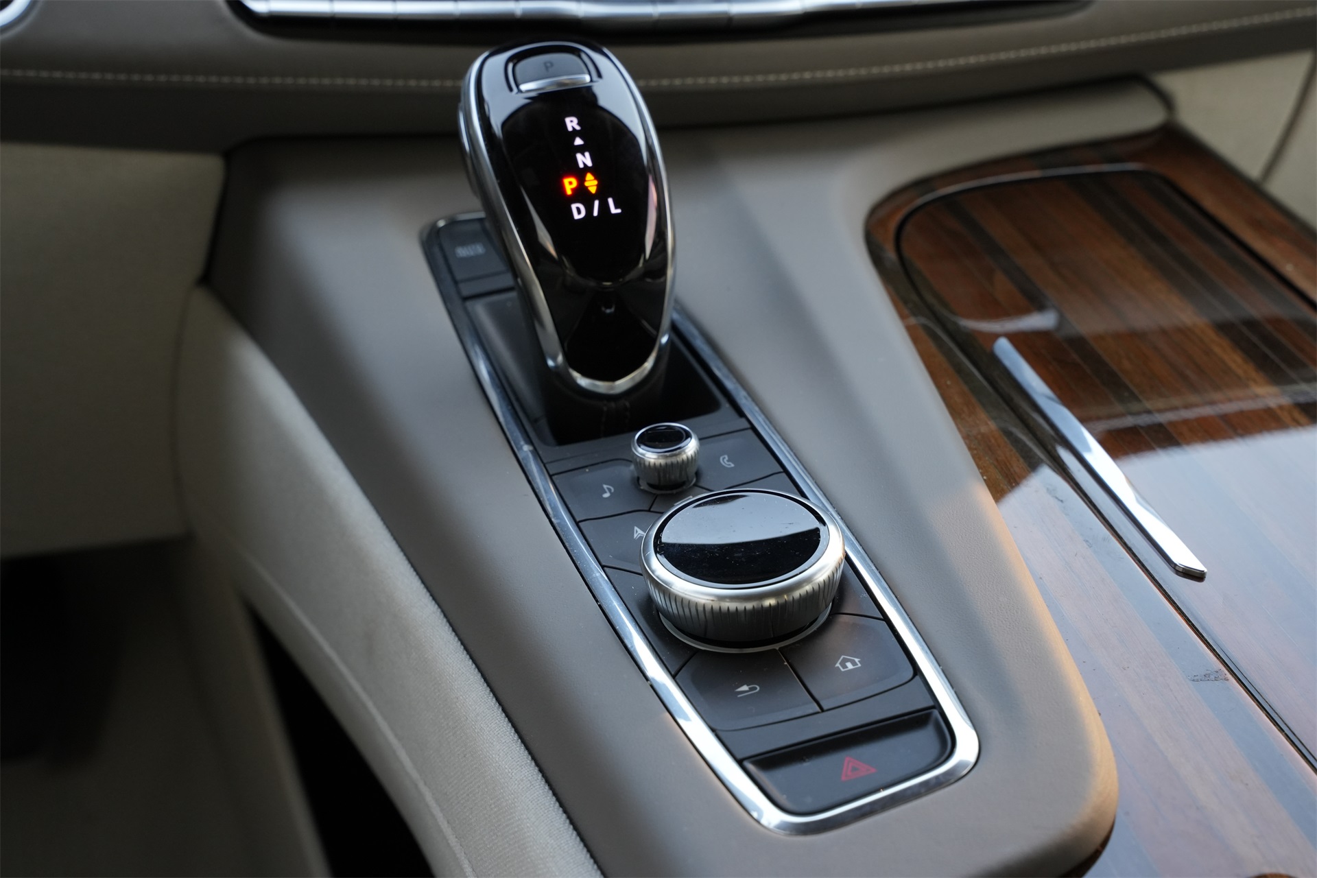 2024 Cadillac Escalade Premium Luxury Platinum White at Bayway Cadillac of The Woodlands