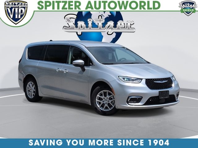 Silver Mist Clearcoat 2023 Chrysler Pacifica Touring L FWD Minivan Front-Wheel Drive 9-Speed Automatic