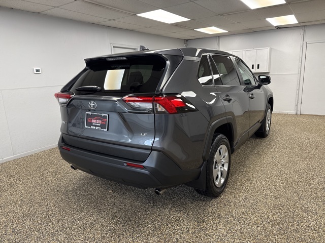 2023 Toyota RAV4 LE photo 4