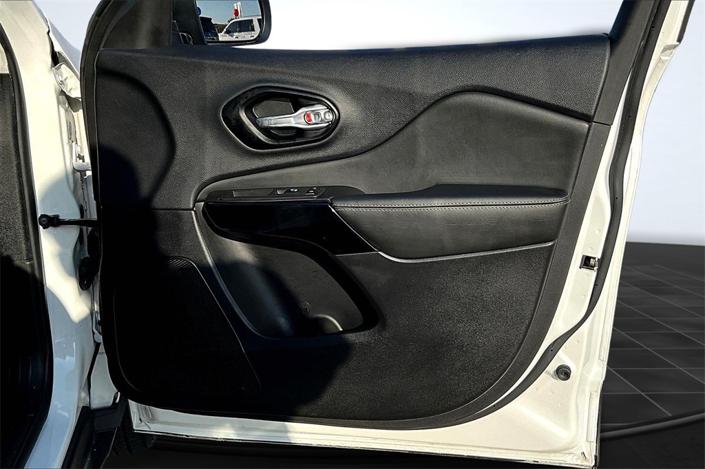 2023 Jeep Cherokee Altitude White at Big Star Chrysler Jeep Dodge Ram 