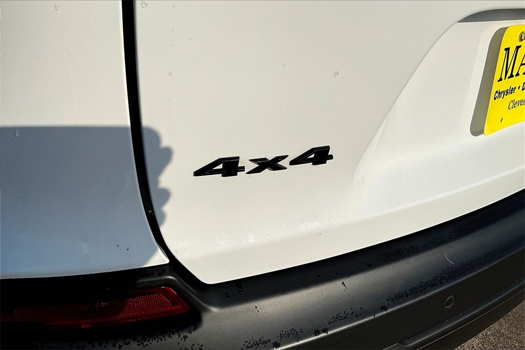 2023 Jeep Cherokee Altitude White at Big Star Chrysler Jeep Dodge Ram 