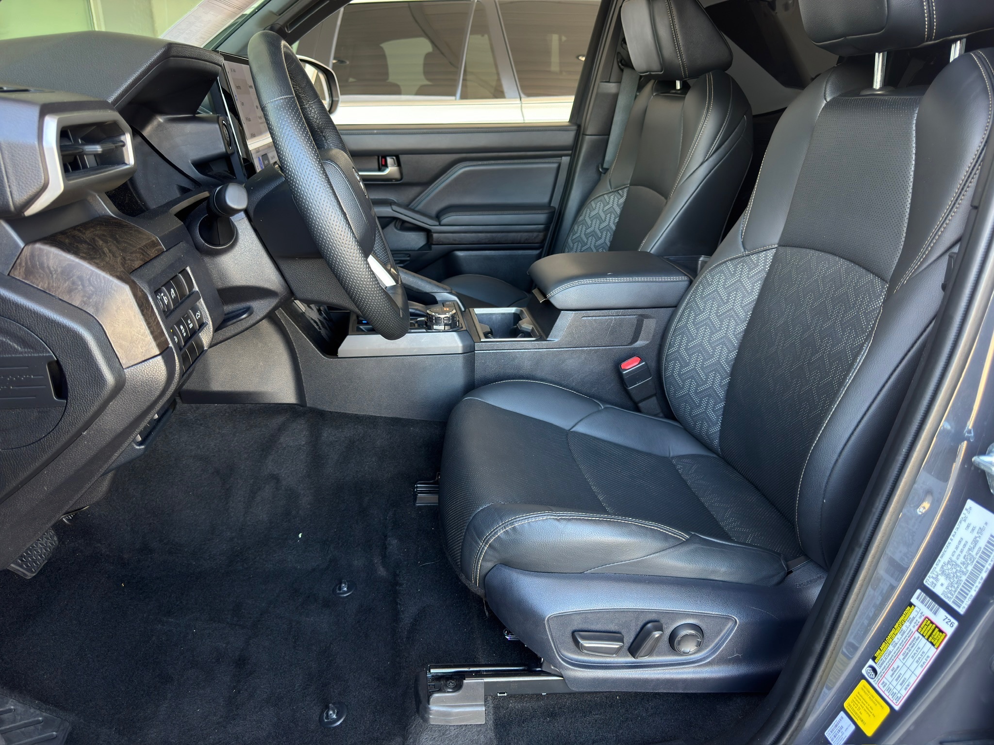 2025 Toyota Tacoma Limited - 10