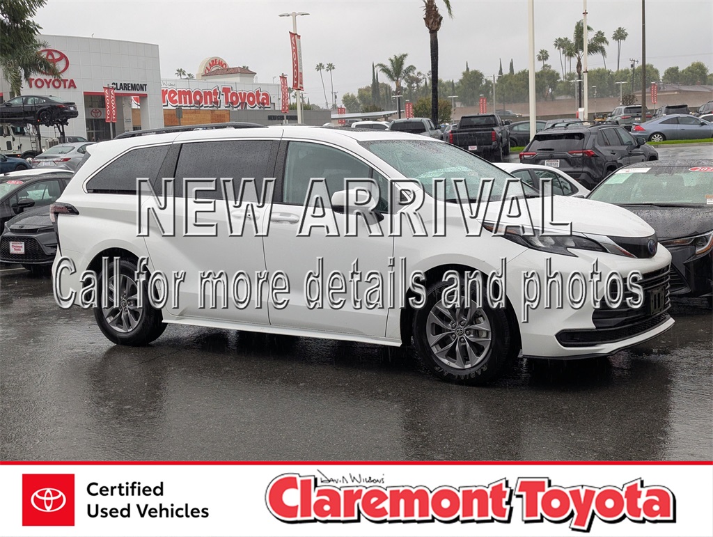 2024 Toyota Sienna LE 8-Passenger FWD