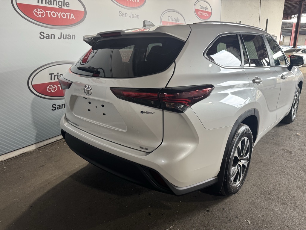 Thumbnail: 2026 Toyota Highlander - 21