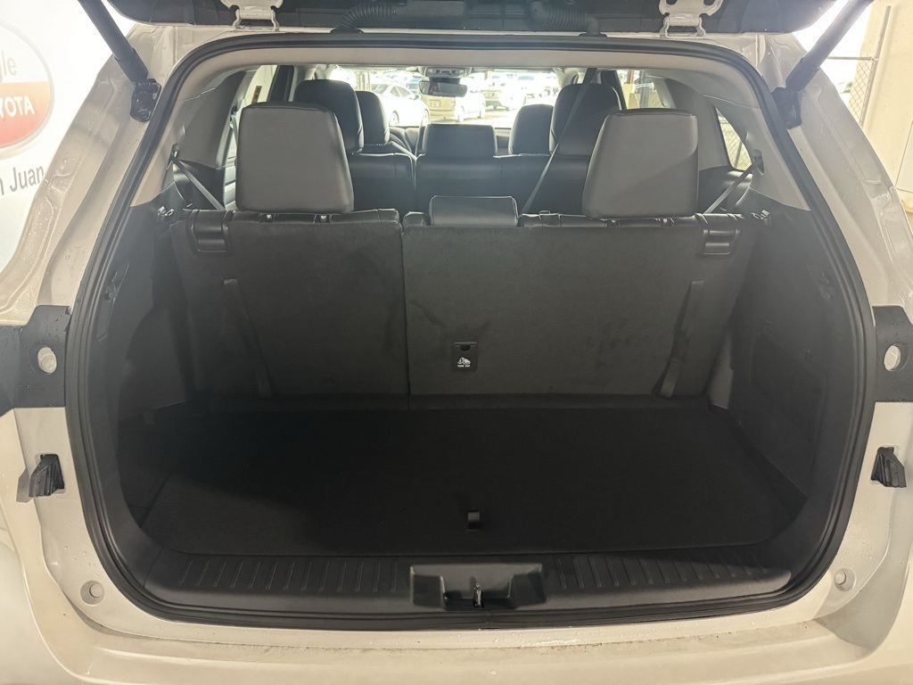 Thumbnail: 2026 Toyota Highlander - 25