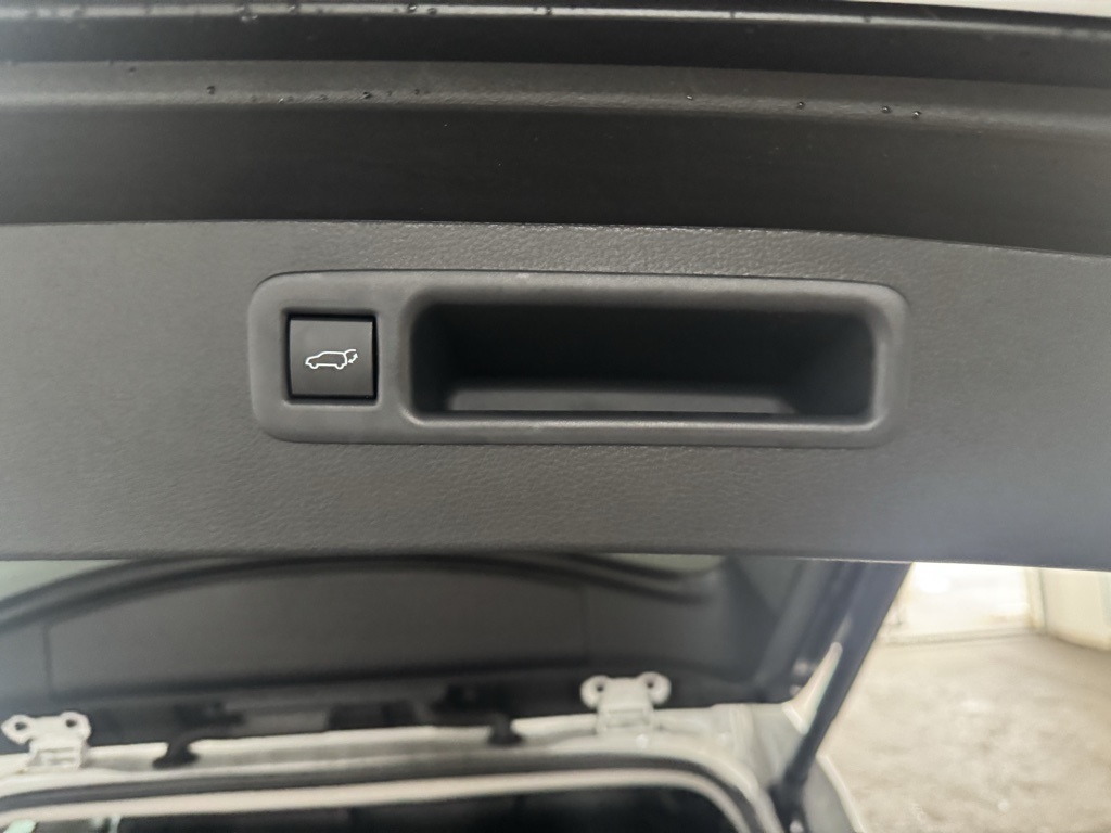 Thumbnail: 2026 Toyota Highlander - 26