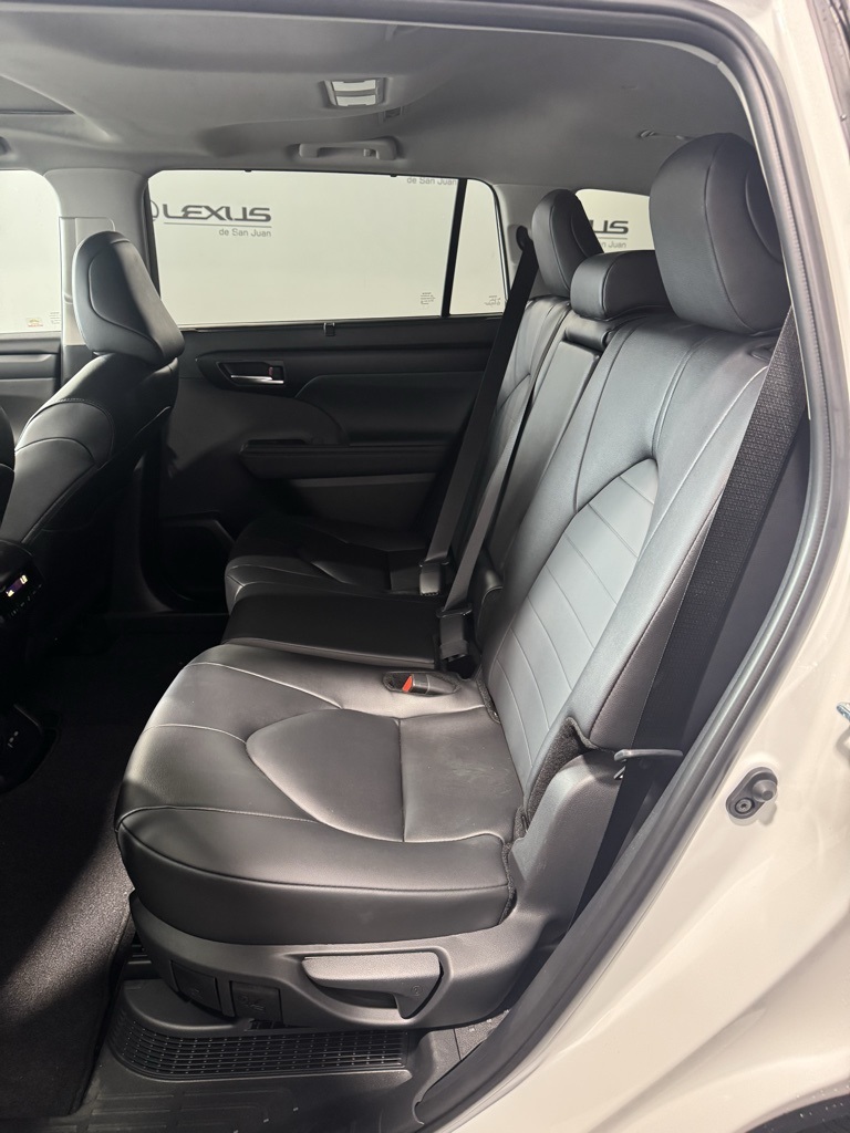 Thumbnail: 2026 Toyota Highlander - 31