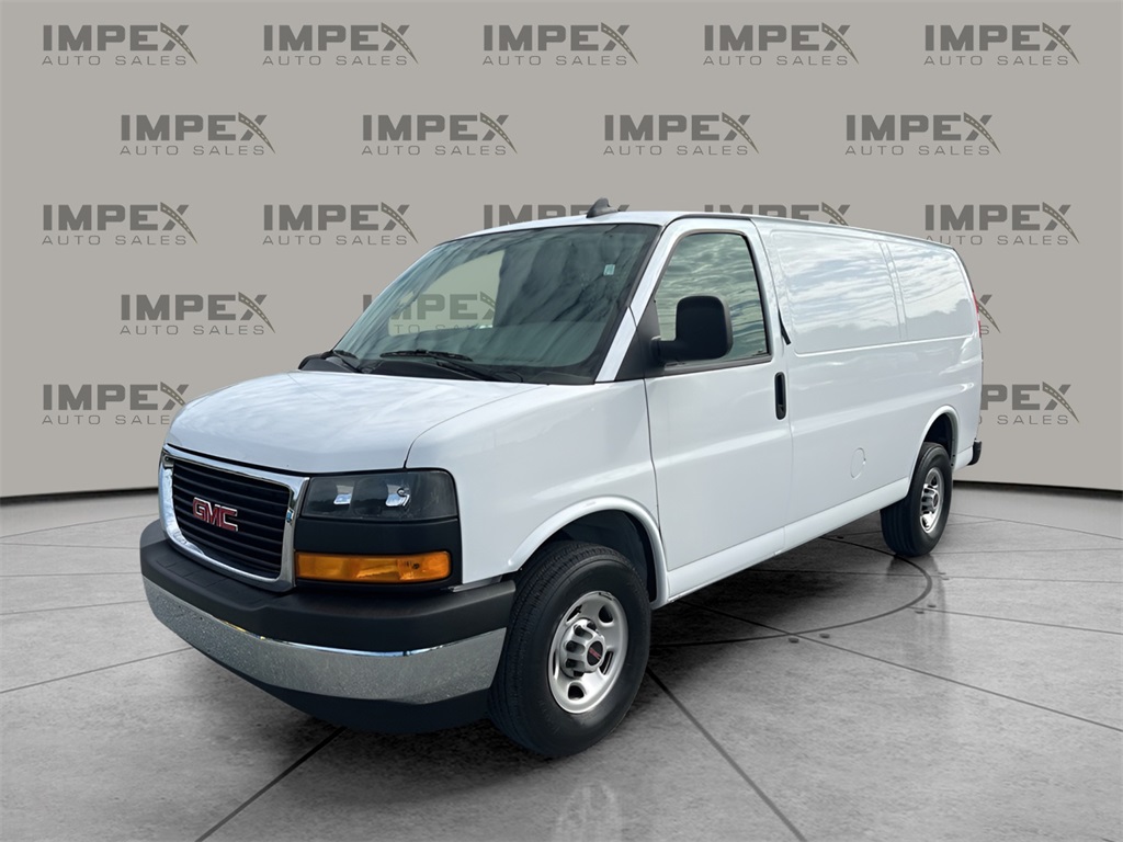 2023 GMC Savana 2500 Work Van's photo