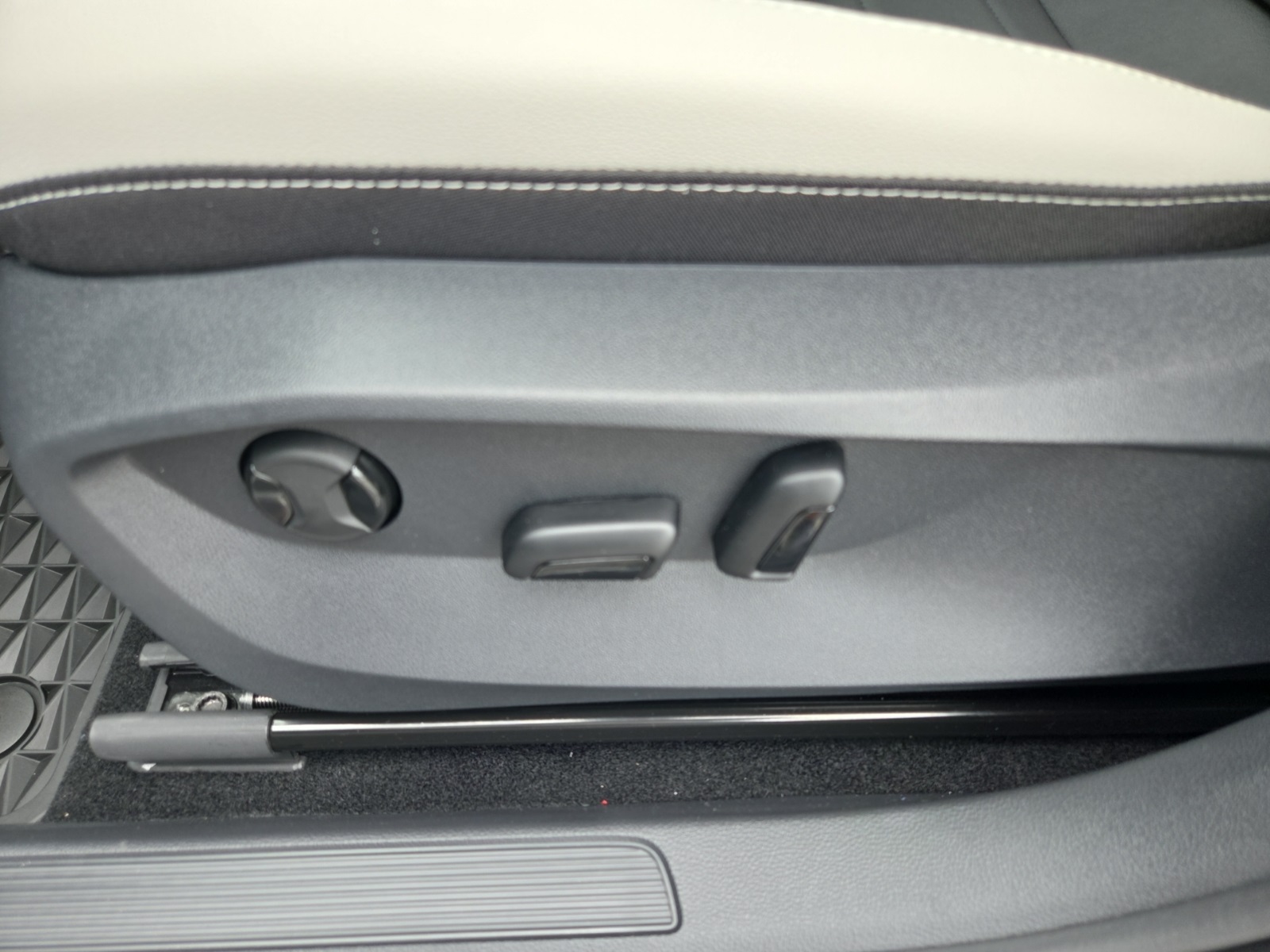 new 2025 Volkswagen Taos car, priced at $26,300