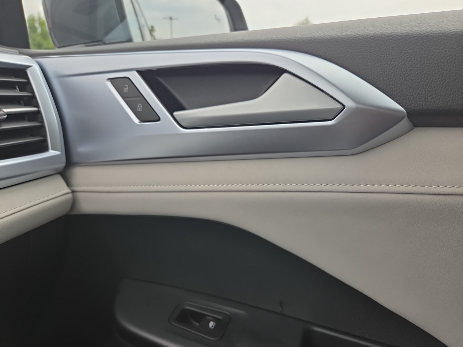 new 2025 Volkswagen Taos car, priced at $26,300