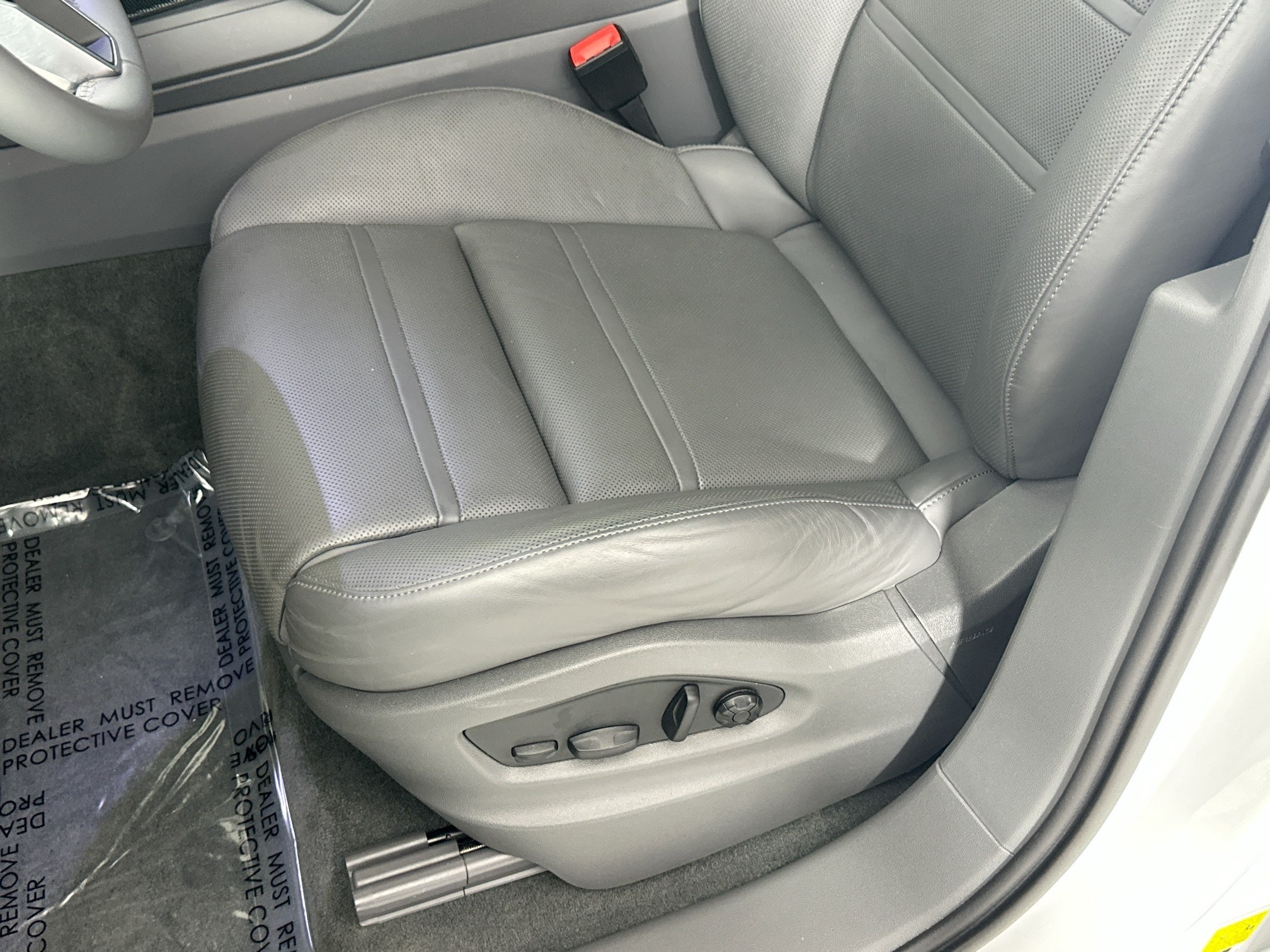 used 2023 Porsche Cayenne car, priced at $68,998