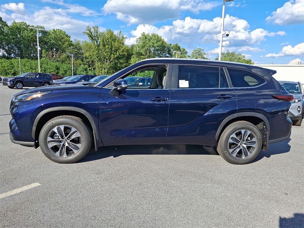 2025 Toyota Highlander XLE XSE Platinum Limited photo 2