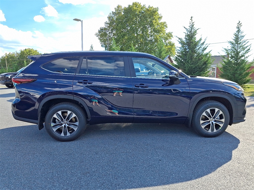 2025 Toyota Highlander XLE XSE Platinum Limited photo 6