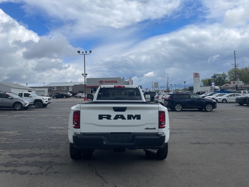 2025 Ram 3500 Tradesman photo 3