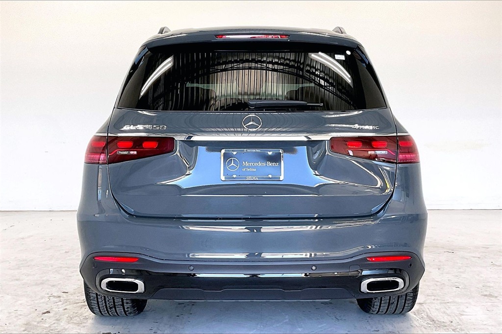 2026 Mercedes Benz GLS 450 4MATIC photo 4