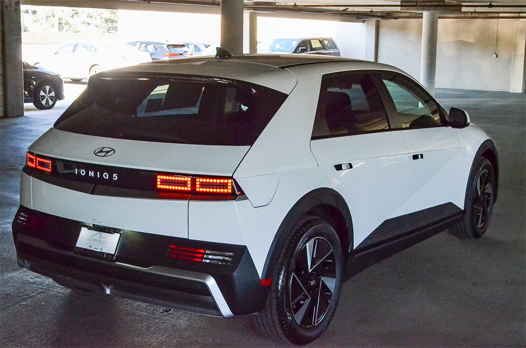 2026 Hyundai Ioniq 5 SE photo 2