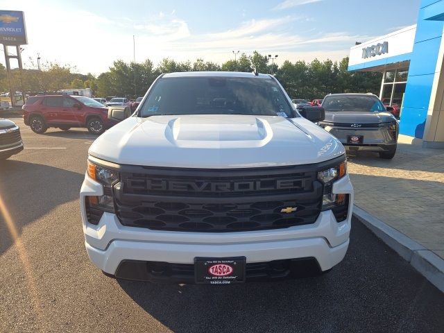 2022 Chevrolet Silverado 1500 Custom photo 2