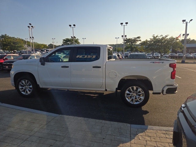 2022 Chevrolet Silverado 1500 Custom photo 4