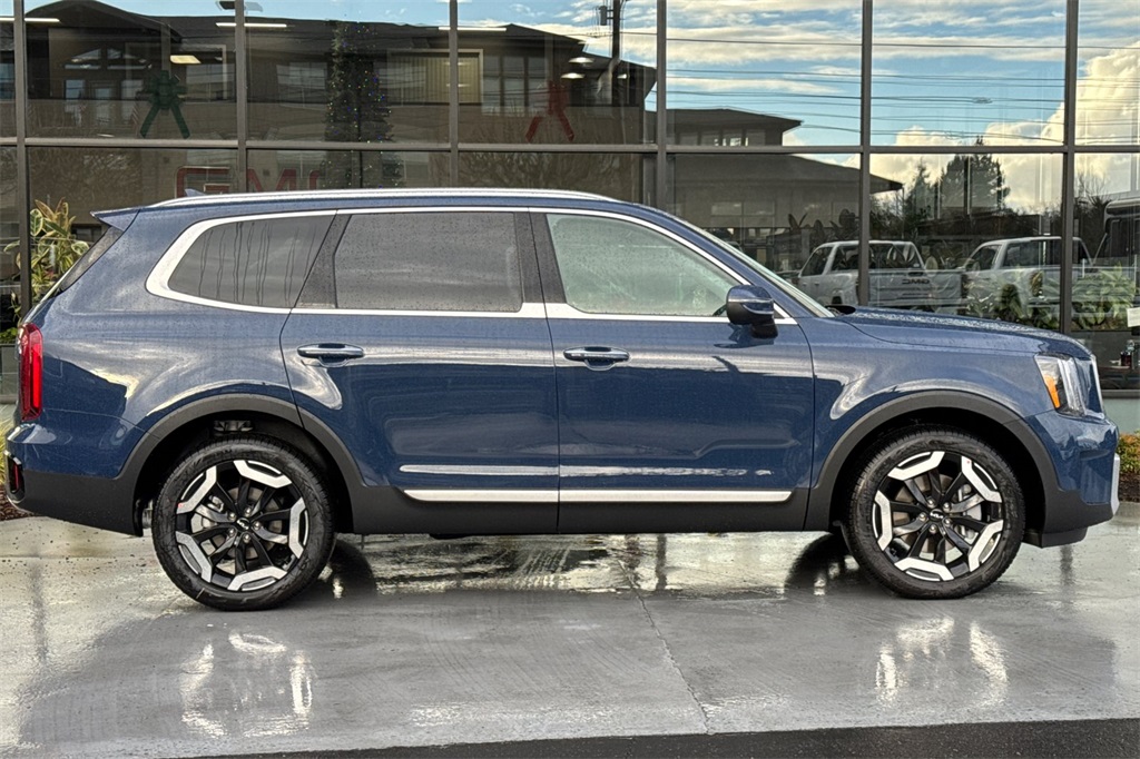 new 2025 Kia Telluride car, priced at $43,615