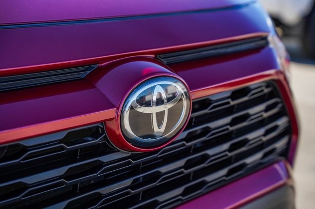 used 2020 Toyota RAV4 car, priced at $21,292