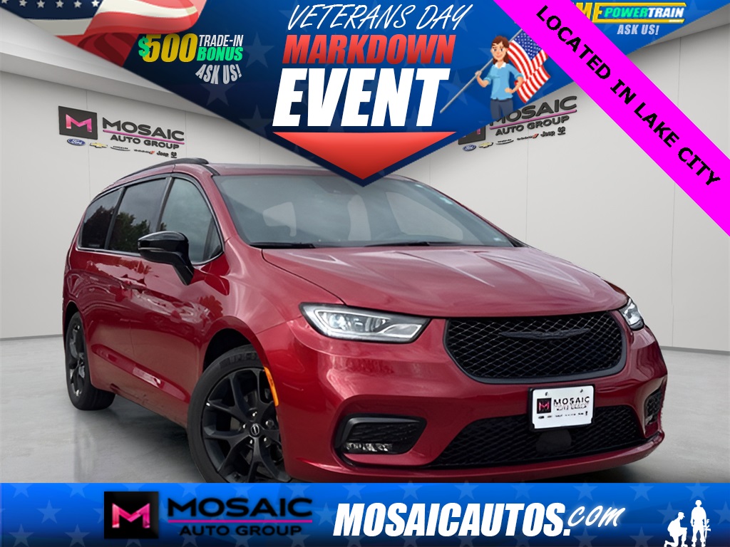 Used 2025 Chrysler Pacifica Limited Vans