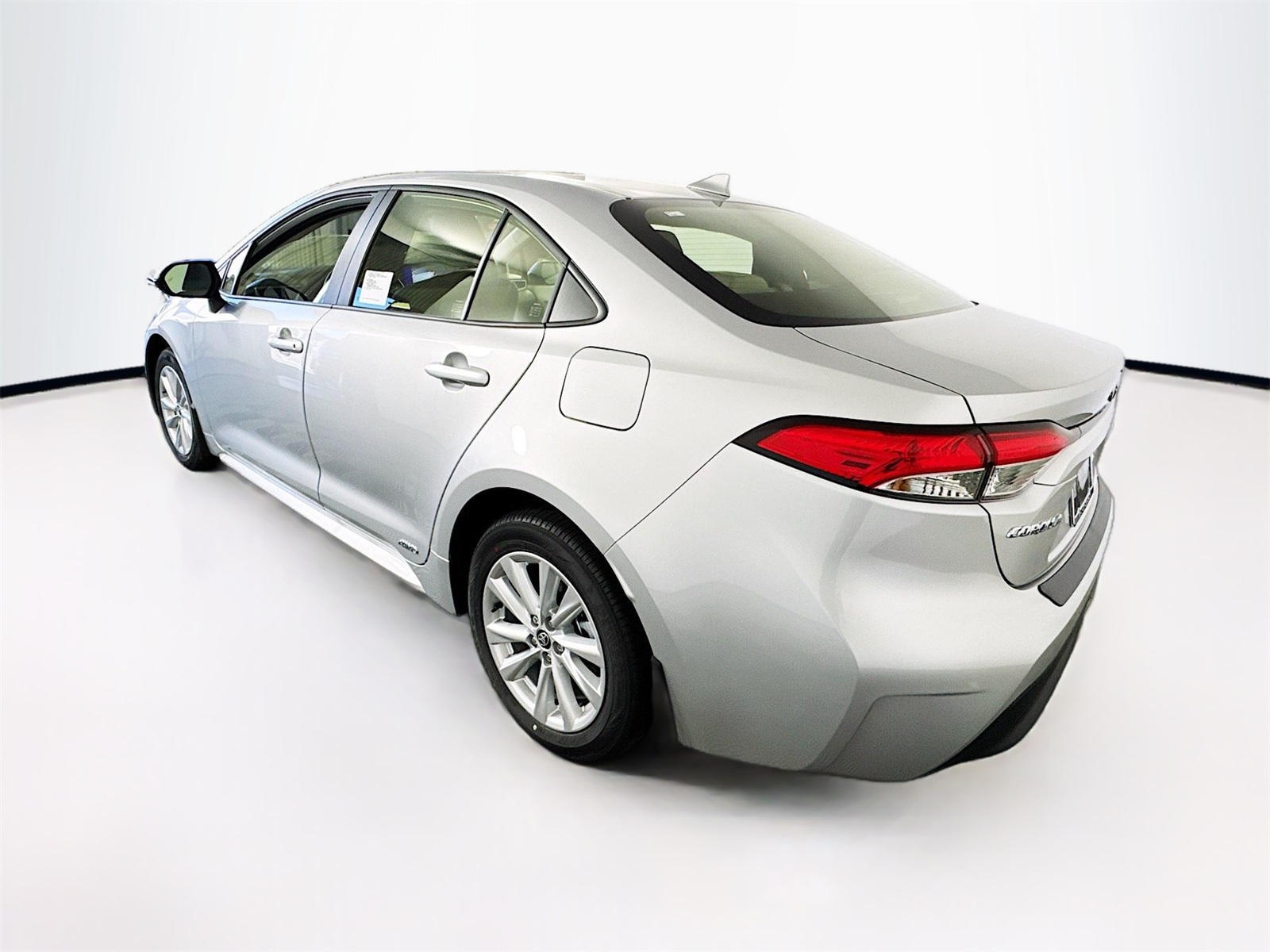 2025 Toyota Corolla Hybrid LE photo 2