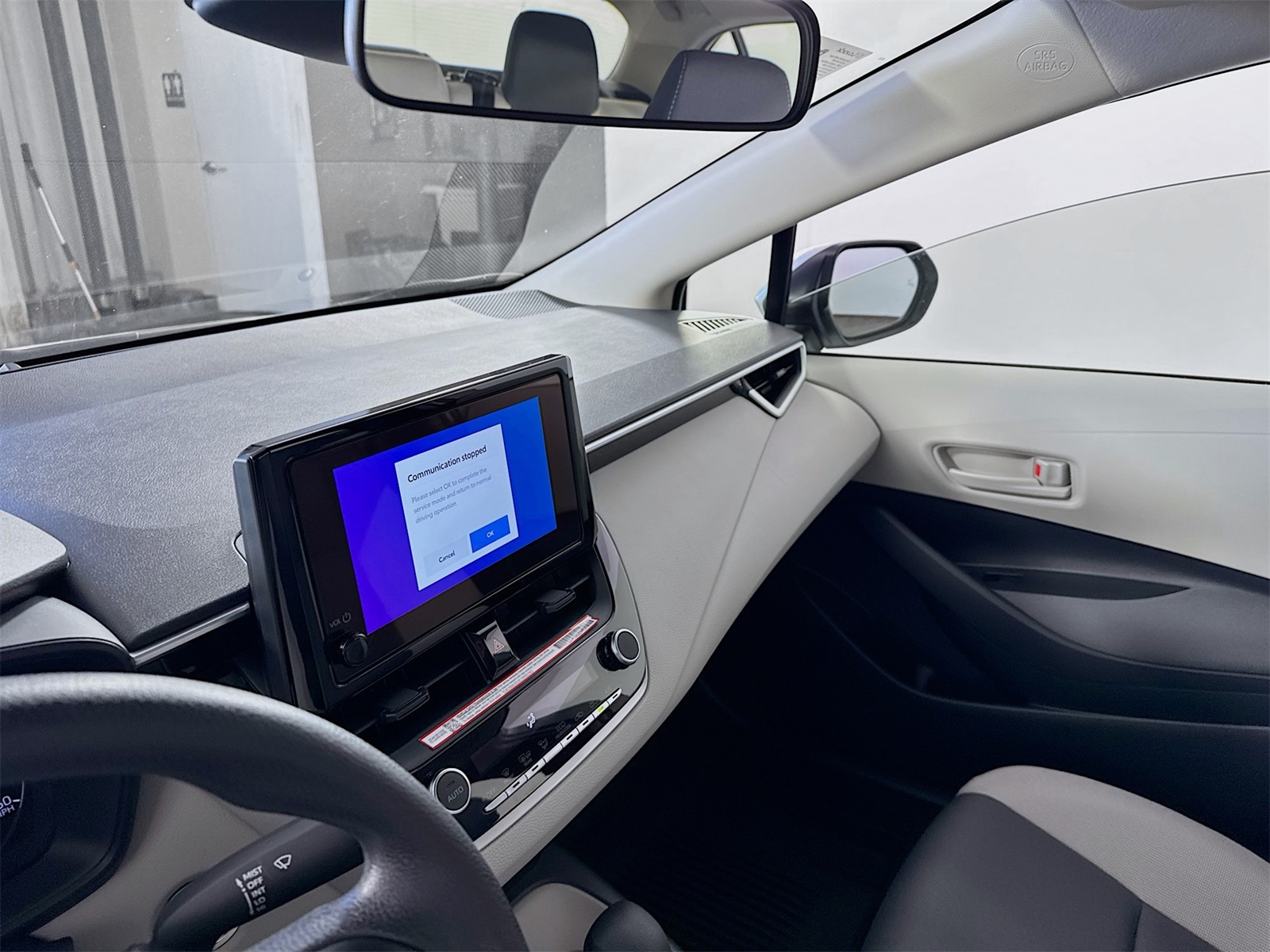 2025 Toyota Corolla Hybrid LE photo 4
