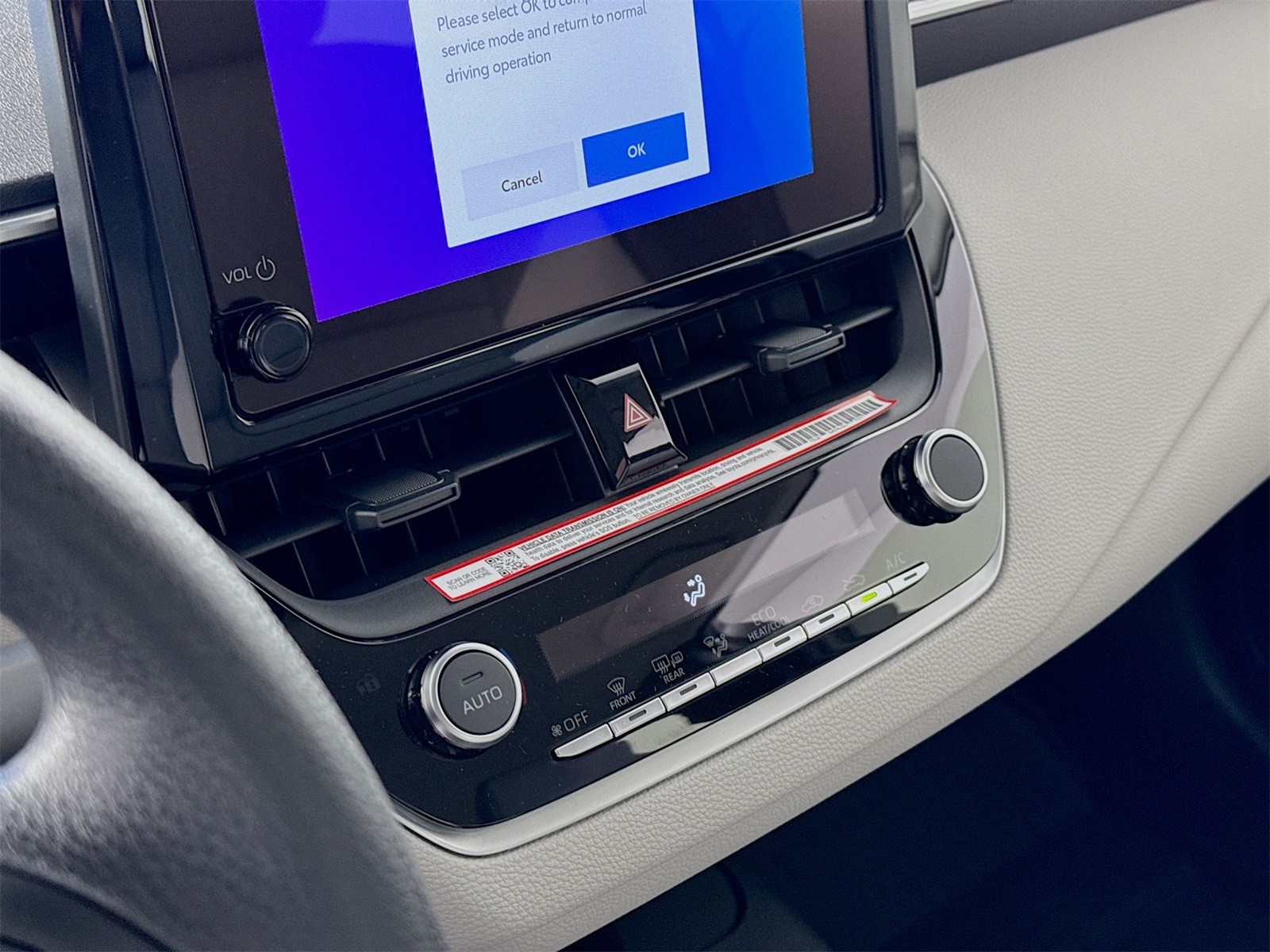 2025 Toyota Corolla Hybrid LE photo 6
