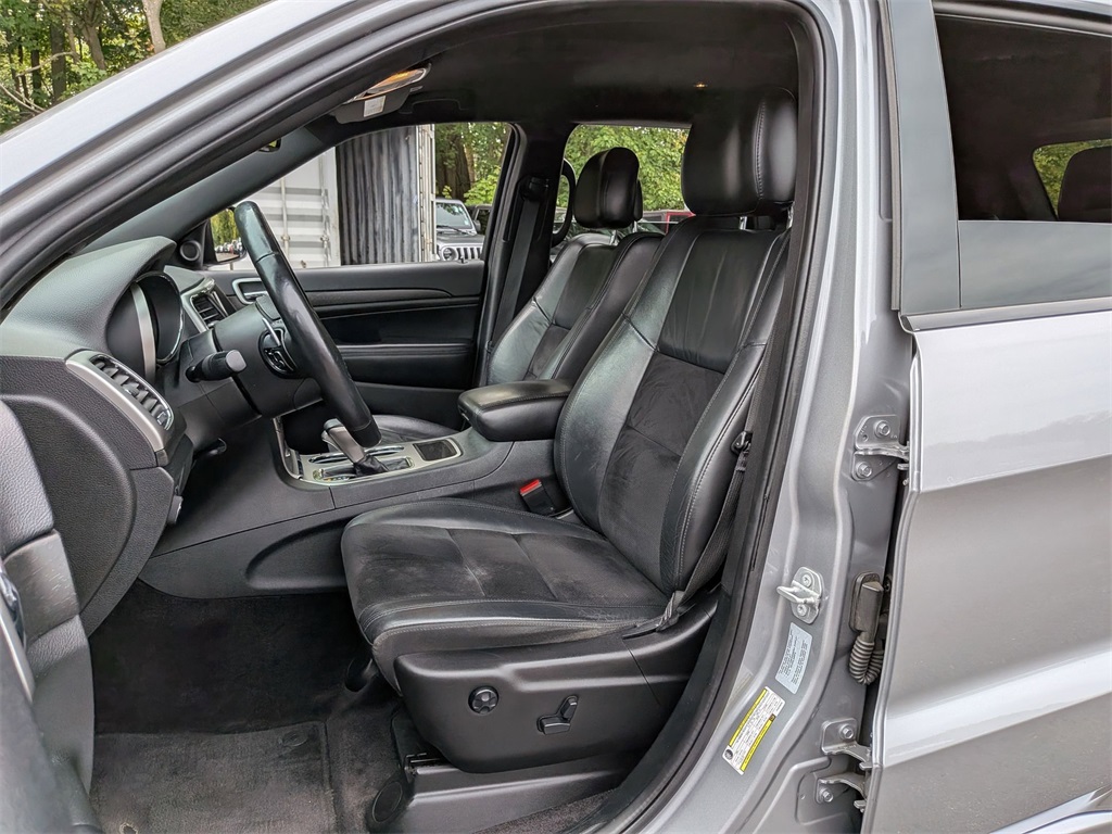 2017 Jeep Grand Cherokee Altitude photo 16