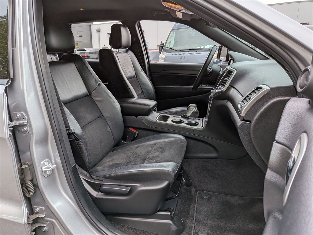 2017 Jeep Grand Cherokee Altitude photo 20